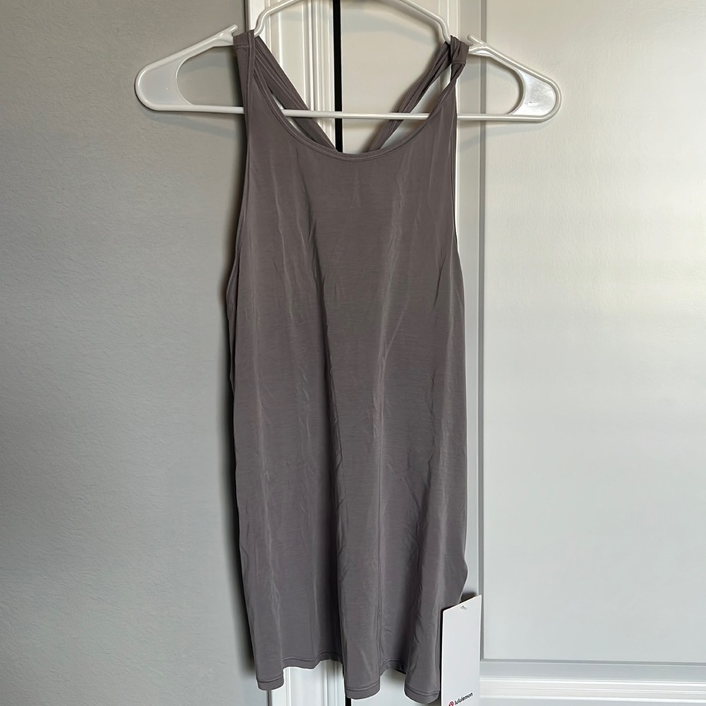 Brand new lulu tank size 8